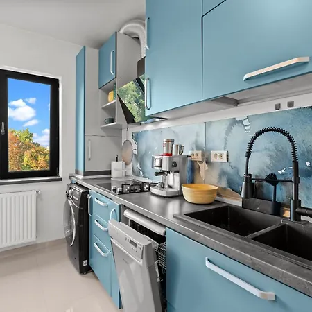 Poli * Βουκουρέστι