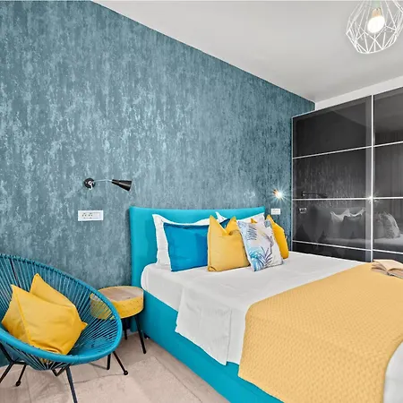 Poli Apartman *